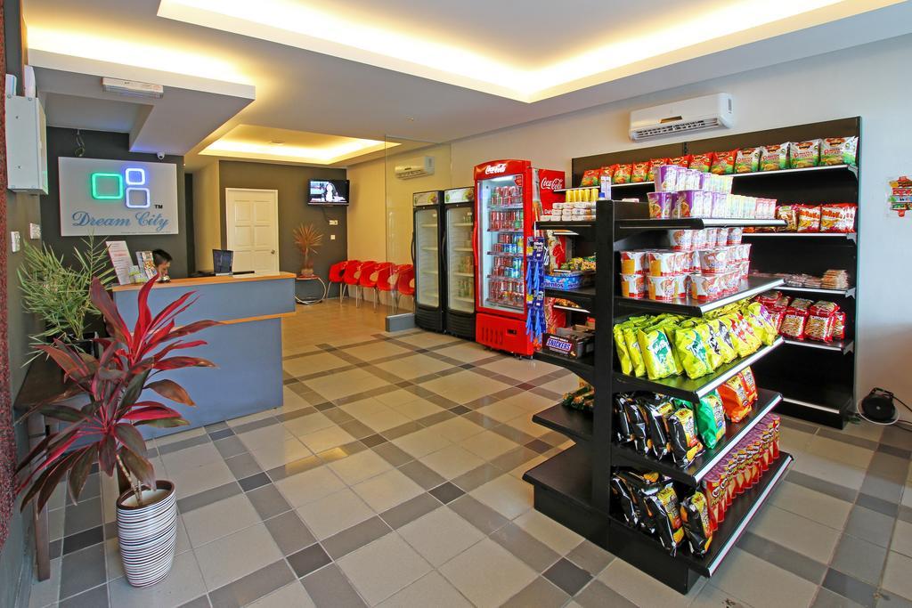 Dream City Kuching Extérieur photo